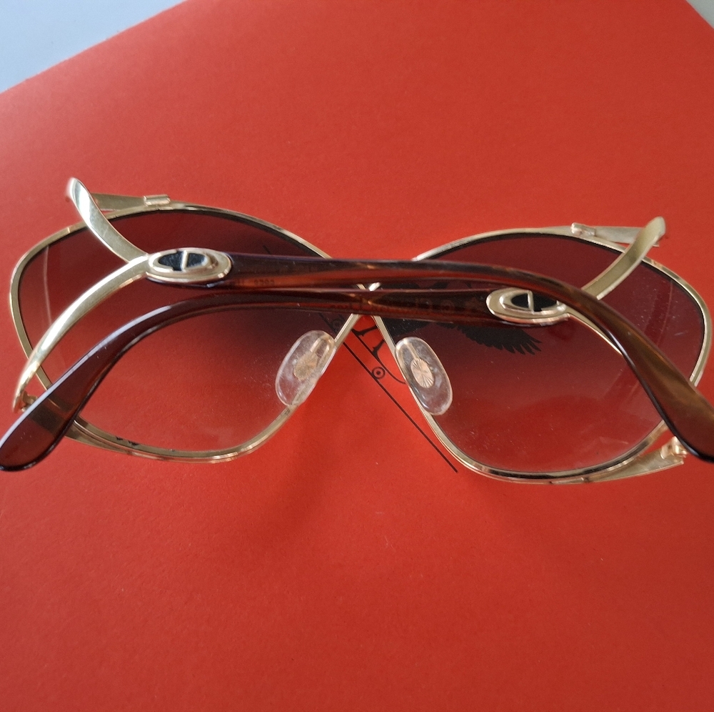 Christian Dior Elegant Gold Vintage Sunglasses - Picture 11 of 14